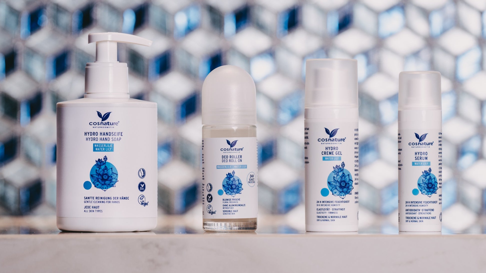Cosnature BIO Naturalne hydro serum do twarzy z lilią wodną 30 ml
