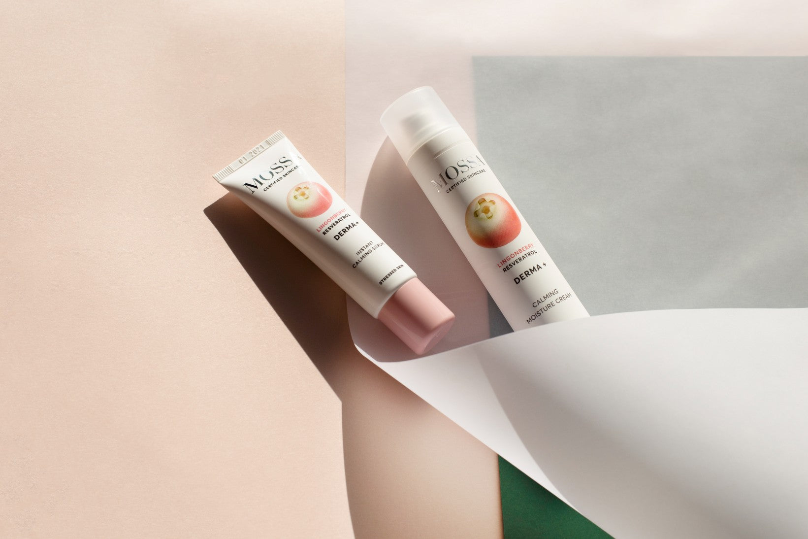 Uspokajające serum z borówką brusznicą i resweratrolem do skóry wrażliwej Mossa by Madara 30 ml - zdjęcie 7