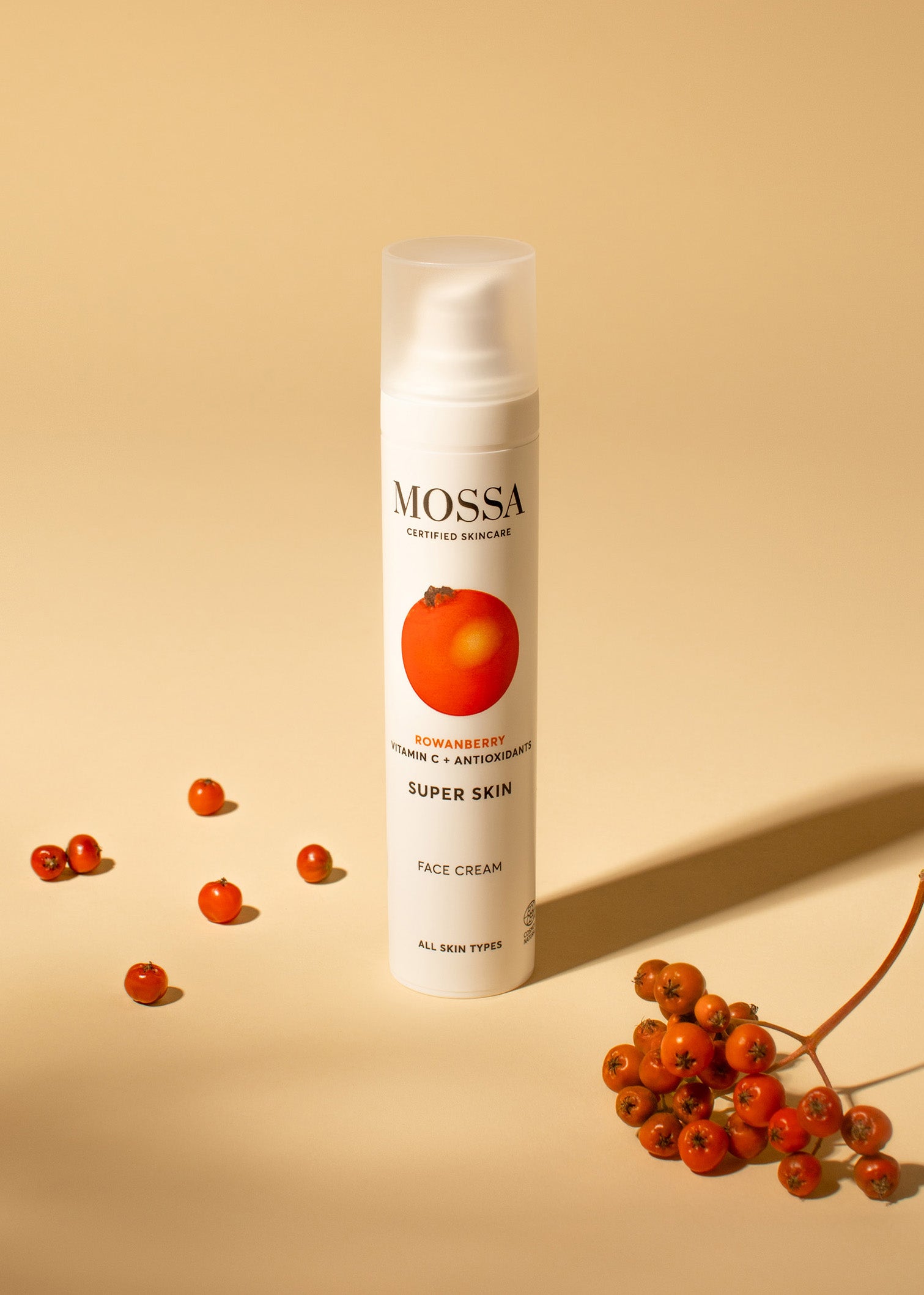 Luksusowy nawilżająco-rozświetlający krem z nordycką jarzębiną Mossa by Madara 50 ml - zdjęcie 4