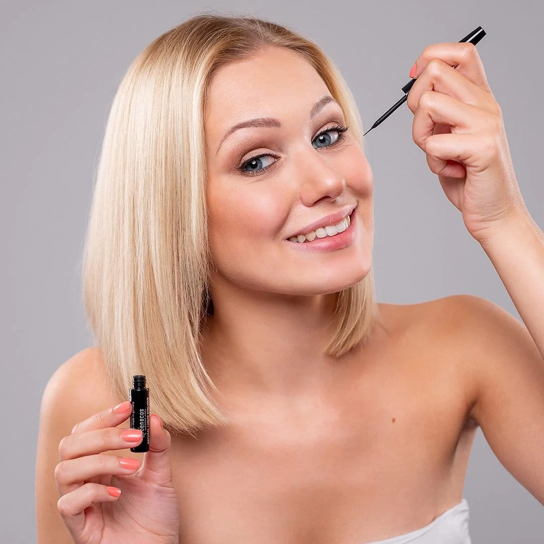 Benecos Naturalny Eyeliner w płynie czarny - zdjęcie 3